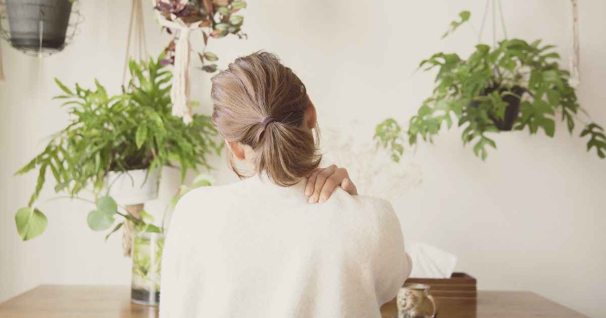 30〜50代女性に多い頭皮のコリの原因と自宅・サロン対策を美容師が解説
